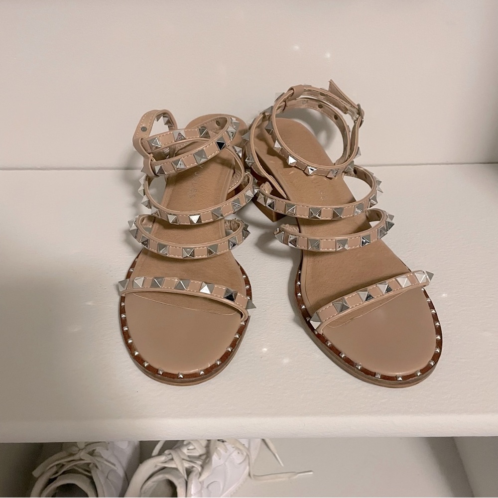 Sincerely Jules Valentino Style Sandals